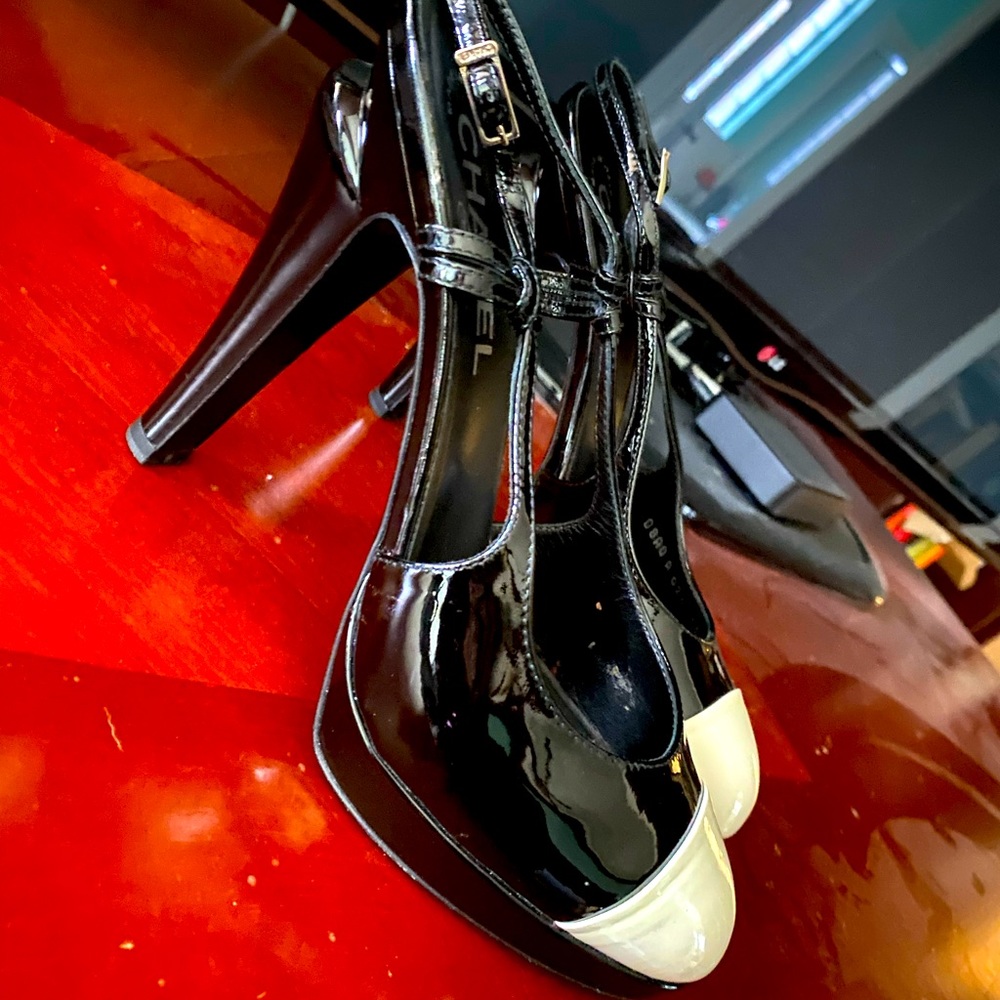 Chanel 2008 Patent Leather Slingback Sandals